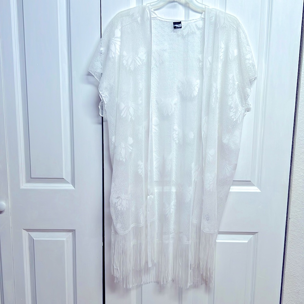 Kashly K Long White Floral Print Lace Fringe Slit Sleeve Shaw One Size